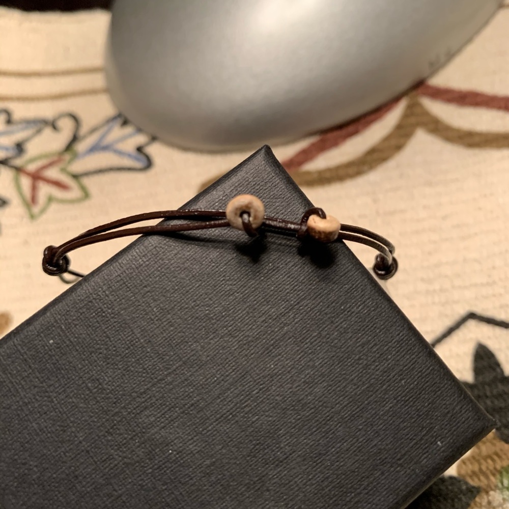 Unisex leather bracelet